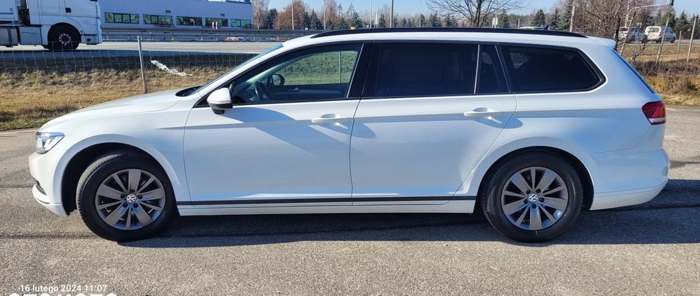 Volkswagen Passat cena 45300 przebieg: 180847, rok produkcji 2016 z Frampol małe 67